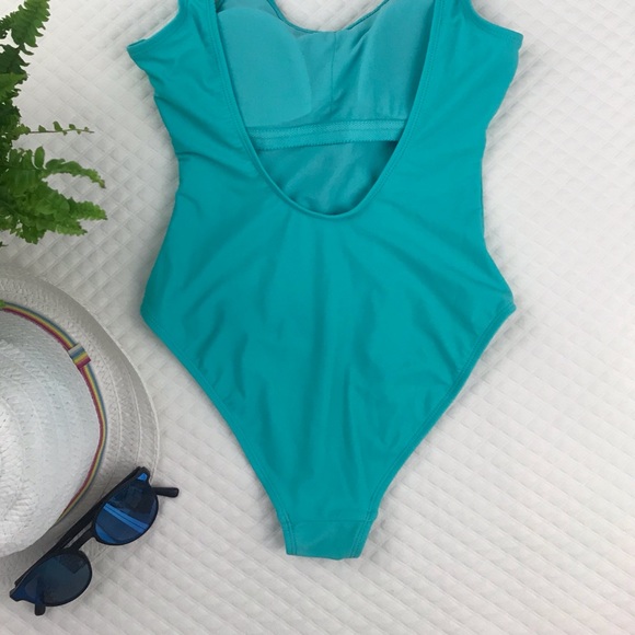 Swimsuit - Picture 7 of 8